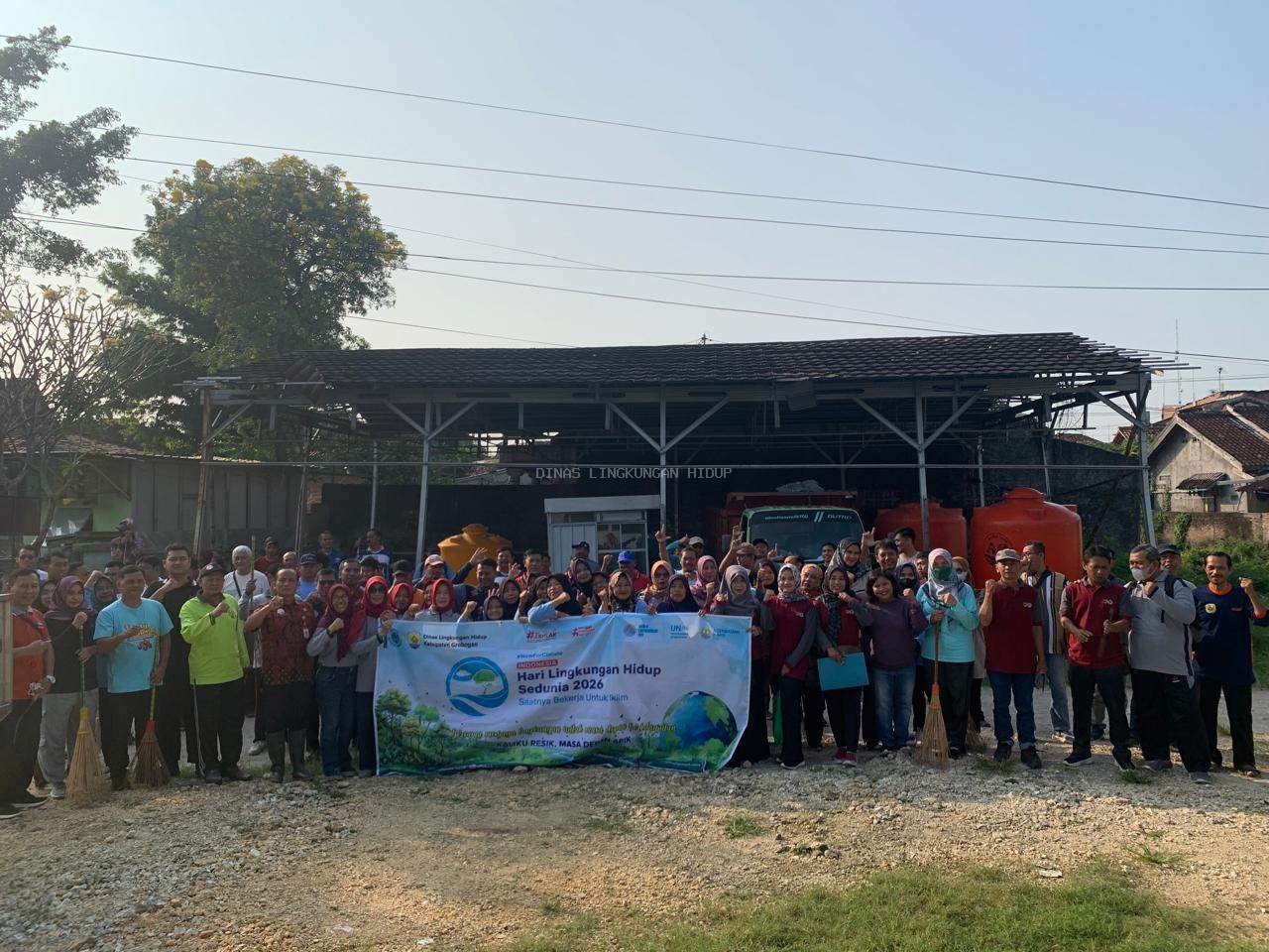 Perkuat Kolaborasi Aksi Iklim, DLH Grobogan Ajak Masyarakat dan Lintas Instansi Bersihkan Kali Sadon