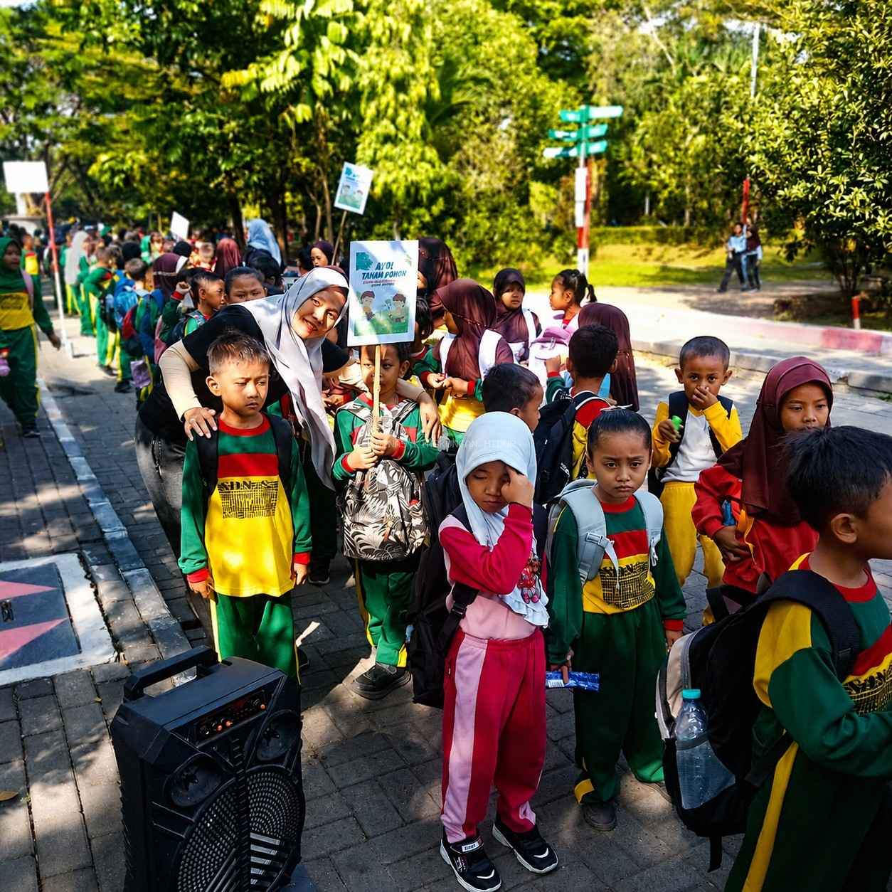 Kampanye Gerakan Menanam Pohon, SD Negeri 8 Purwodadi Perkuat Budaya Peduli Lingkungan Menuju Adiwiyata Nasional 2026