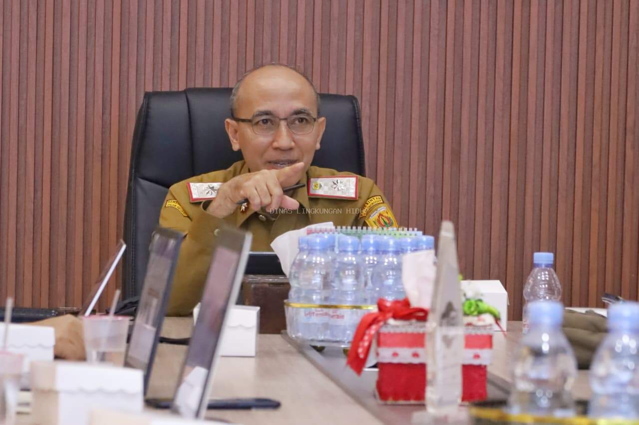 Sekda Anang Armunanto memimpin rapat koordinasi persiapan verifikasi, Senin (28/9/2026), di Ruang Rapat Sekda